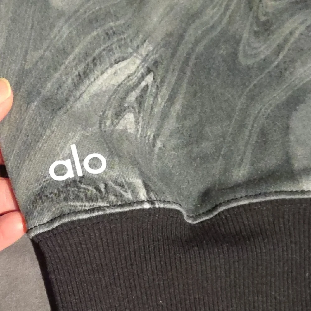 ALO Yoga stylish leggings